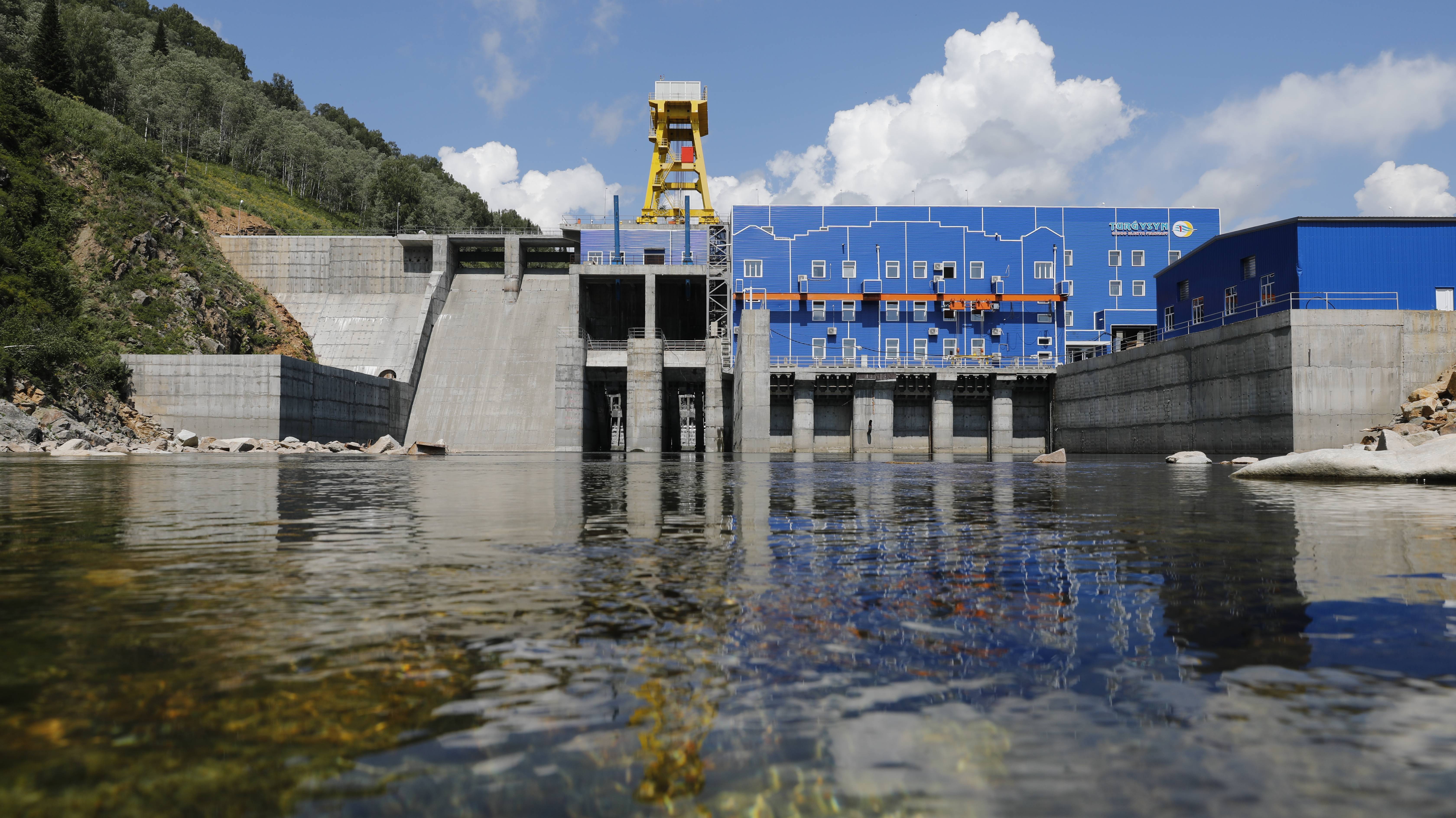 1740981669195602.jpeg 水电站.jpeg